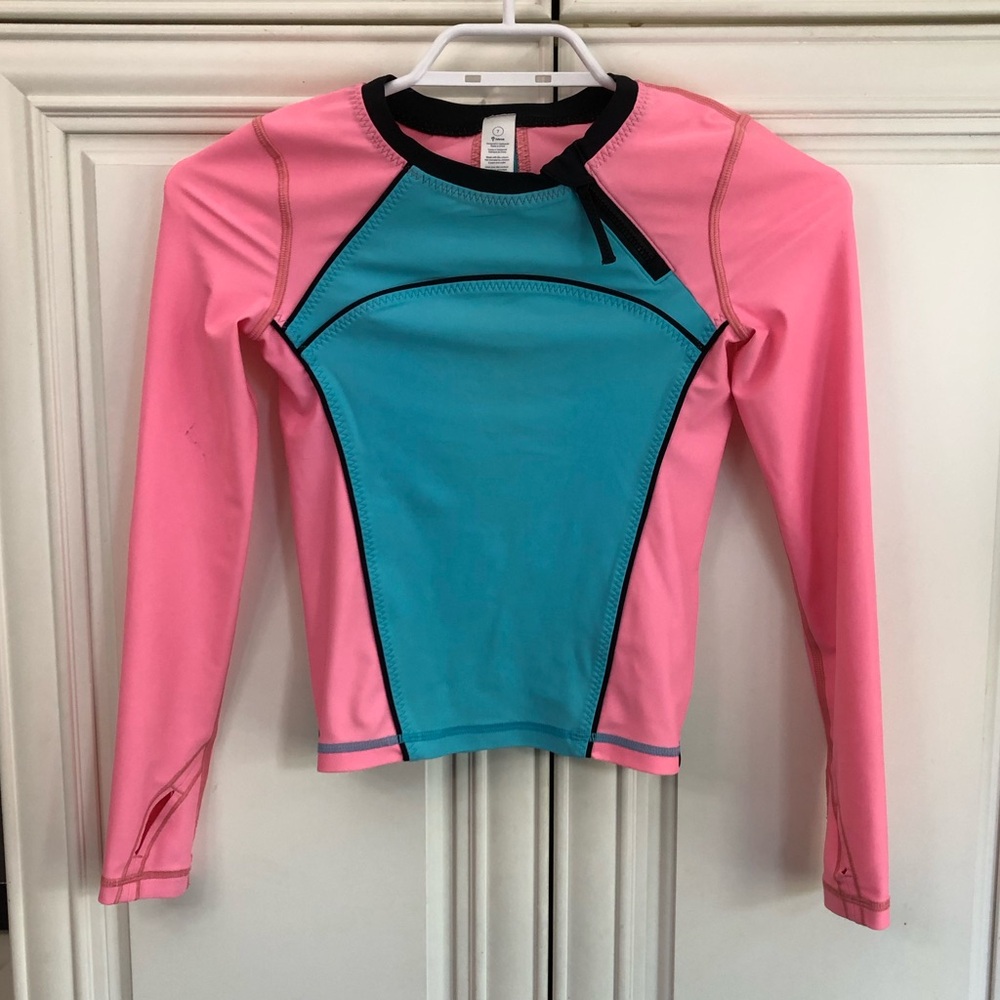 SIZE 7 - RARE Ivivva by Lululemon girl’s rashguard 🍋